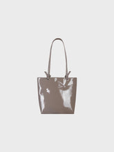 Borsa shopping in vernice - Accessori FW25 | Sandro Ferrone